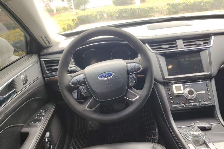 Used Ford Taurus 2015 EcoBoost 245 Ultimate Model
