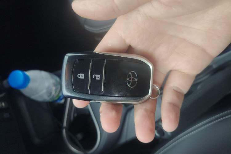 Used Toyota RAV4 2019 2.0L CVT Two-Wheel Drive Fashion X Limited Edition China VI Standard