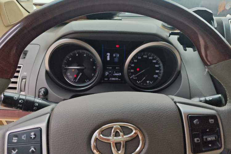 Used Toyota Prado 2014 4.0L Automatic VX NAVI
