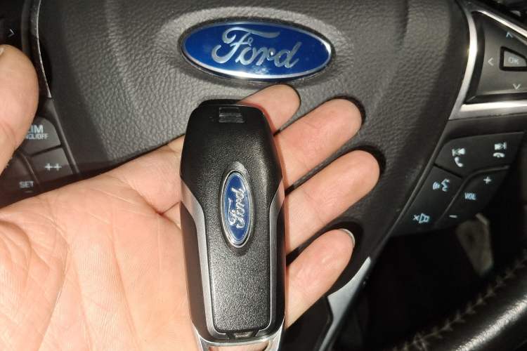 Used Ford Mondeo 2013 2.0L GTDi 200 Luxury Model
