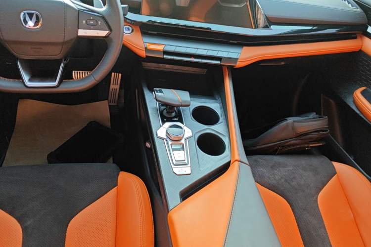 Used CHANGAN UNI-V 2023 1.5T Sport Edition Gear Lever