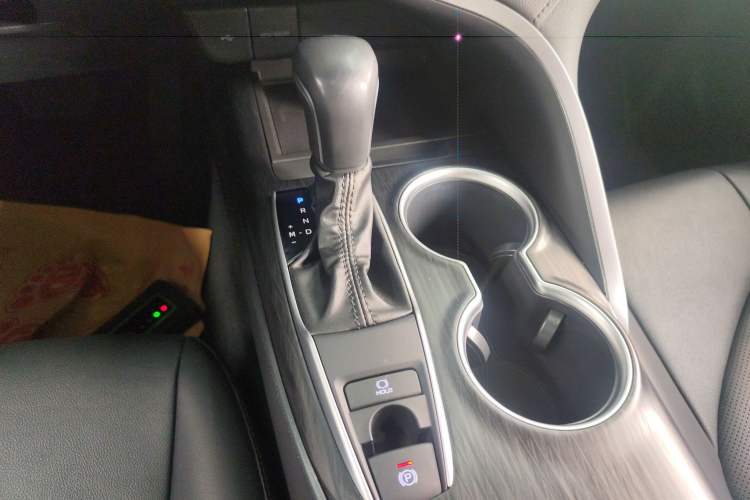 Used Toyota Camry 2021 2.0G Luxury Edition
