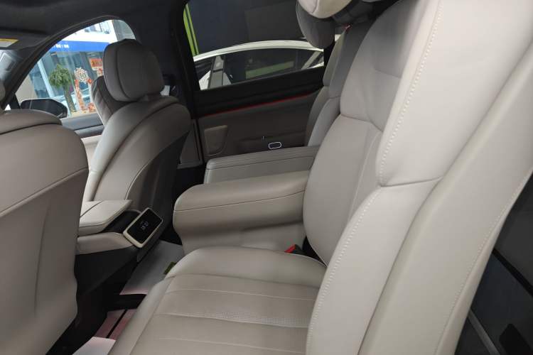 Used Nio ES8 2024 75 kWh Left Rear Seat