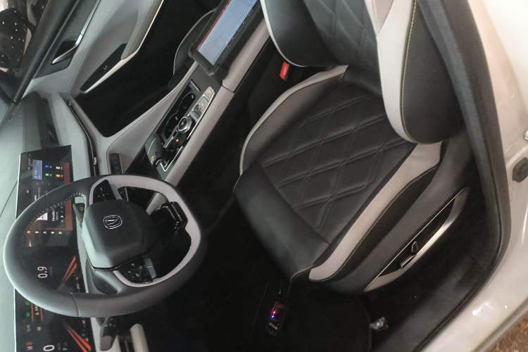 Used CHANGAN CS75 PLUS 2023 3rd Generation 1.5T Automatic Prestige Model Left Front Seat