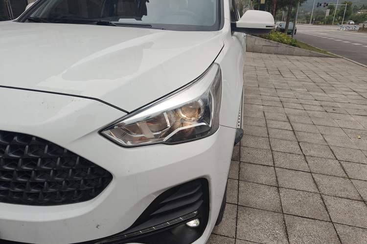 Used Haval M6 2019 1.5T DCT Two-Wheel Drive Elite Version China VI Standard
