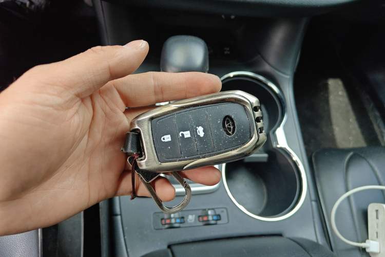 Used Toyota Highlander 2018 2.0T Four-Wheel Drive Supreme Edition 7-Seater China VI Vehicle Key