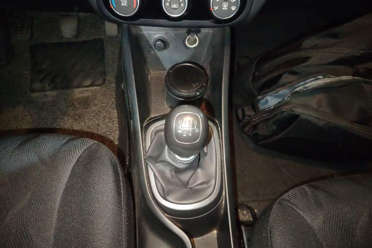 Used Kia K2 2015 Sedan 1.4L MT GLS