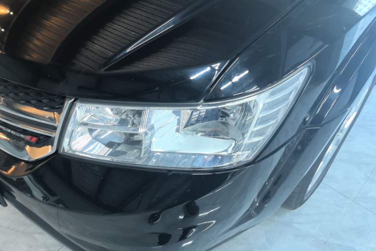 Used Dodge Journey 2013 2.4L Two-Wheel Drive Luxury Version