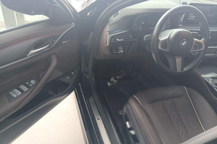 Used BMW 5 Series New Energy 2022 535Le M Sport Package Driver Seat