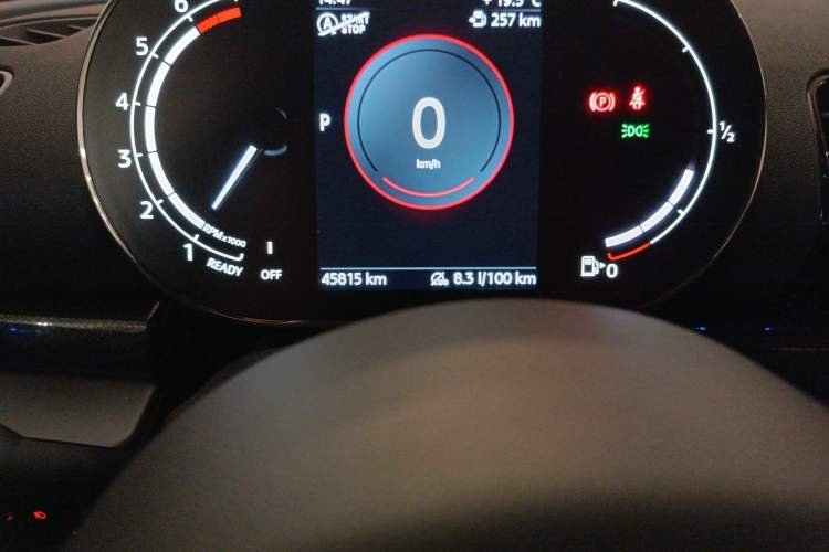 Used MINI Clubman 2022 1.5T COOPER Connoisseur Odometer Close Up