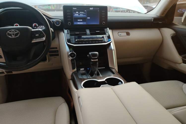 Used Toyota Land Cruiser 2022 3500 3.5T GXR with 20 Wheels Velvet Finish No Creep—Middle East