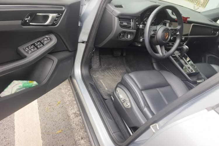 Used Porsche Macan 2024 Macan 2.0T Driver Seat