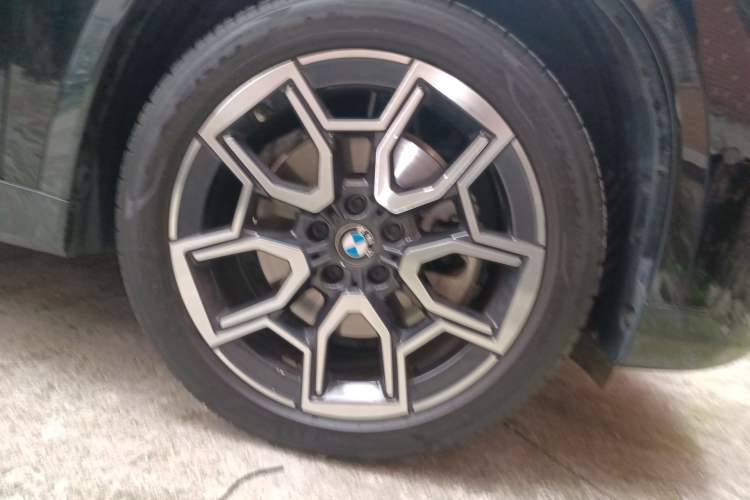 Used BMW X1 2023 sDrive25Li X Design Package Right Front Wheel Hub