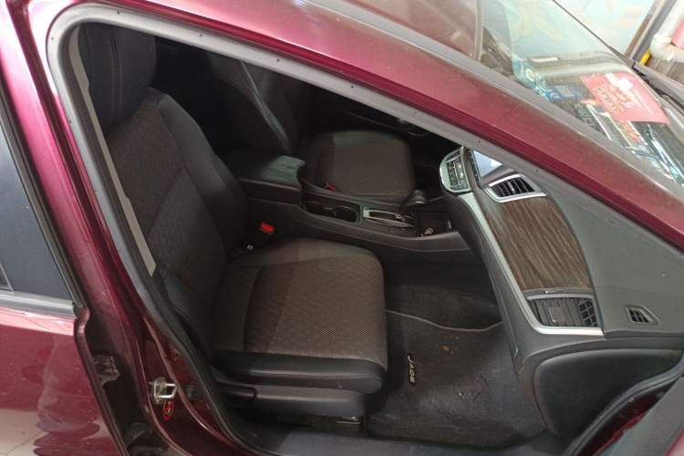 Used Honda Jade 2017 1.8L automatic Comfort version 5 seats
