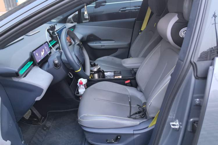 Used Lynk & Co Z20 2025 530 km Range Rear-Drive Max "Chasing the Sun" Edition
