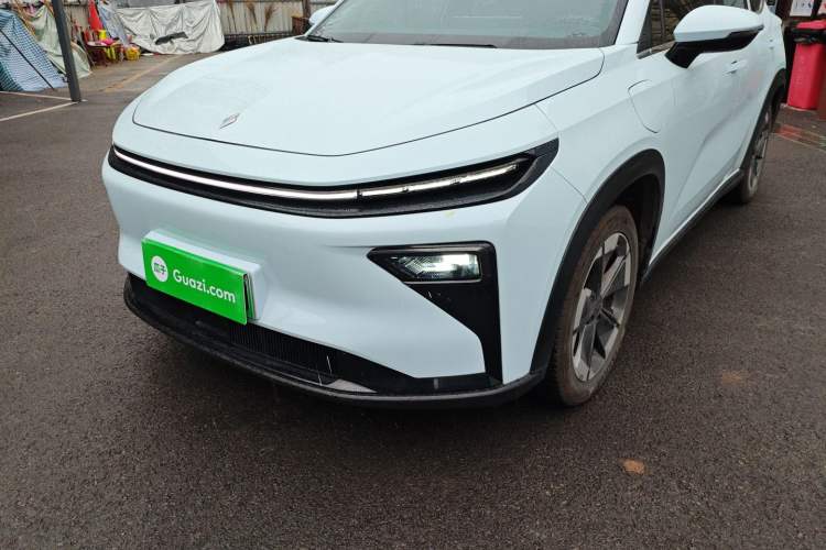 Used Livan Livan 7 2023 450 km – Chasing Clouds