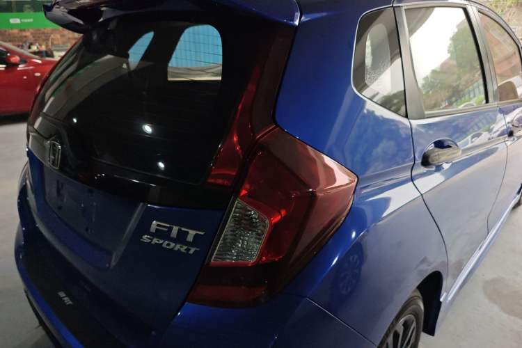 Used Honda Fit 2018 1.5L CVT Trendy Sports Edition Exterior 3