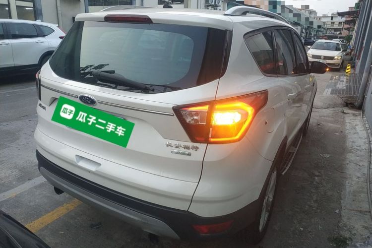 Used Ford Kuga 2018 EcoBoost 180 Two-Wheel-Drive Platinum Edition
