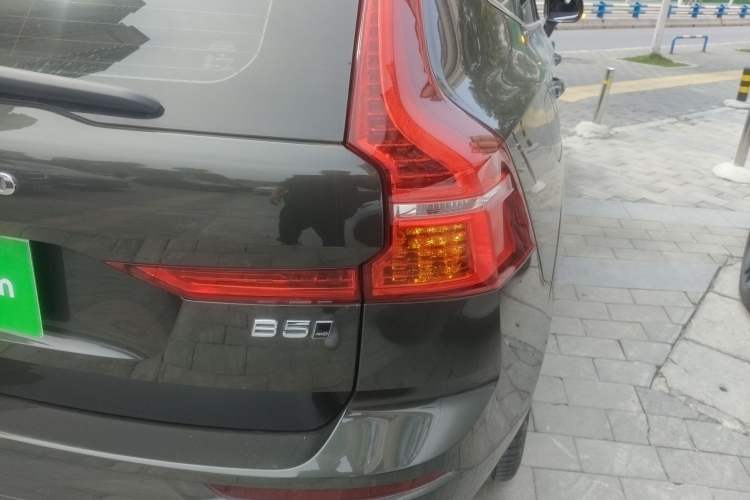 Used Volvo XC60 2022 B5 4x4 Smart Luxury Edition