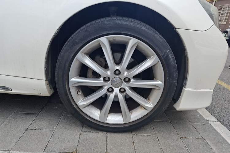 Used Toyota Reiz 2010 2.5V Fashion Elite Edition Right Front Wheel Hub