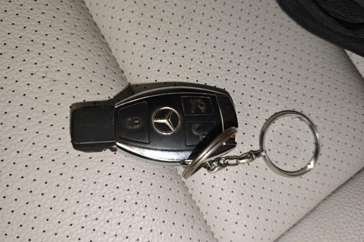 Used Mercedes-Benz GLK-Class 2013 GLK 300 4MATIC Dynamic Sunroof Model Interior 1