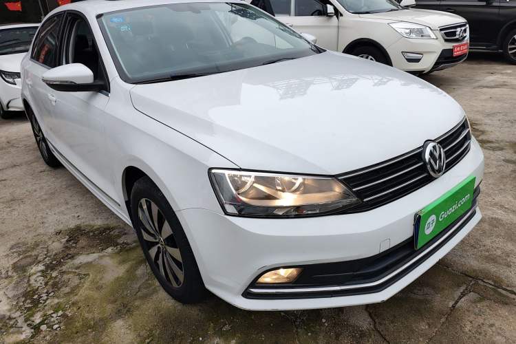 Used Volkswagen Sagitar 2018 1.6L Automatic Comfort Model Front Right 45 Deg