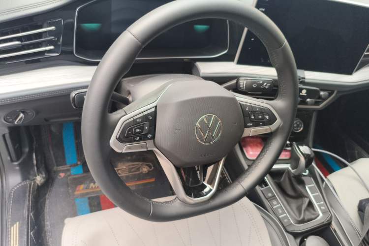 Used Volkswagen Sagitar 2023 300TSI DSG Excellence Edition Steering Wheel