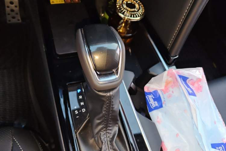 Used Toyota Camry 2026 Model Dual-Engine 2.0HSE Sport Lite Edition