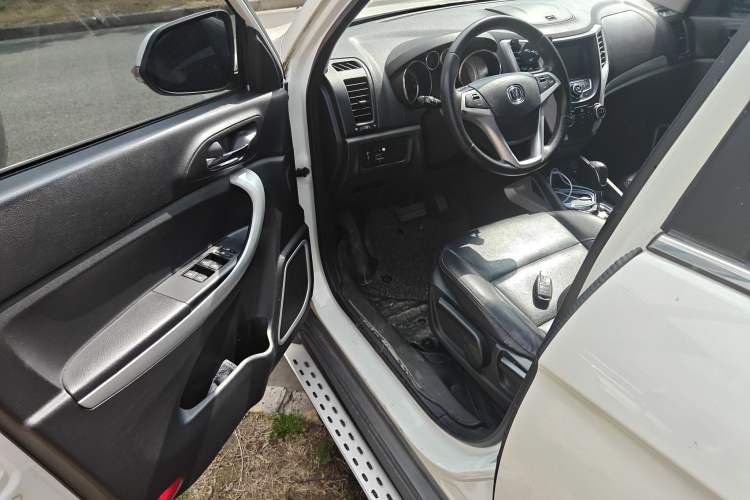 Used CHANGAN CS35 2015 1.6L Automatic Luxury Model China V Standard Driver Seat