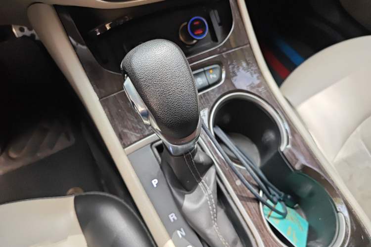 Used Buick Verano 2019 Sedan 15S Automatic Leading Model Gear Lever