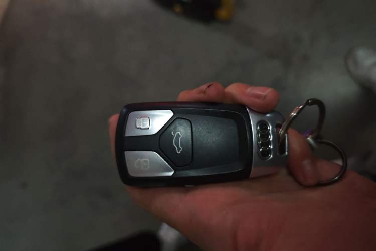 Used Audi Q5L 2018 40 TFSI Prestige Fashion Edition China VI Vehicle Key