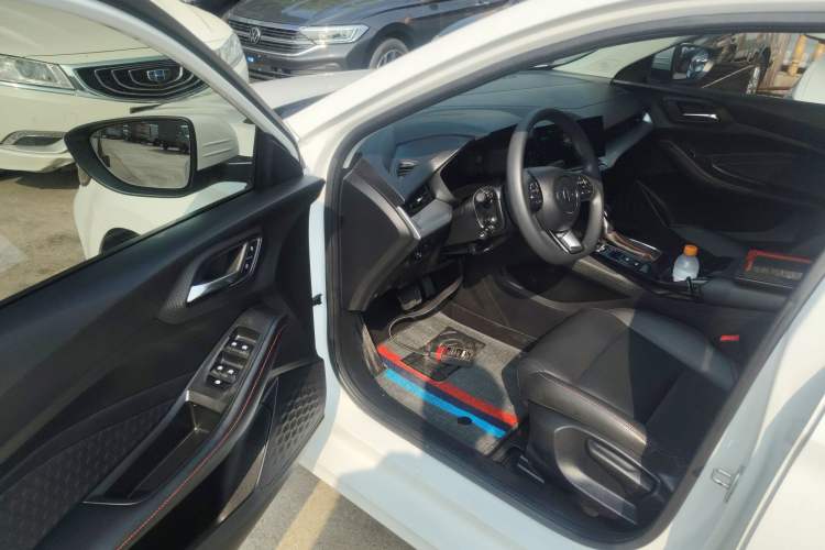 Used MG 5 2021 Revised Version 180 DVVT CVT Youth Luxury Edition
