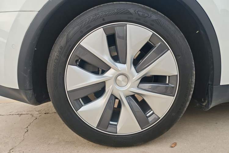 Used Tesla Model Y 2022 Revised Version Rear-Wheel Drive Right Rear Wheel Hub