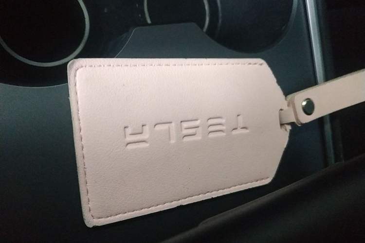 Used Tesla Model Y 2024 Long-Range All-Wheel-Drive Version
