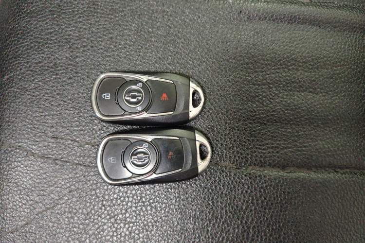 Used Chevrolet Cruze 2013 1.6L SE MT Interior 1