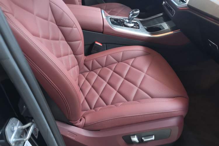 Used BMW X5 2022 Restyled xDrive 30Li Luxury Version M Sport Package
