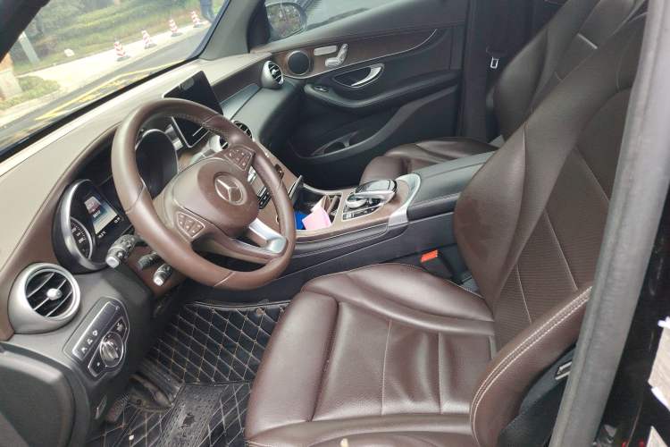 Used Mercedes-Benz GLC 2018 Refreshed GLC 300 4MATIC Dynamic Edition
