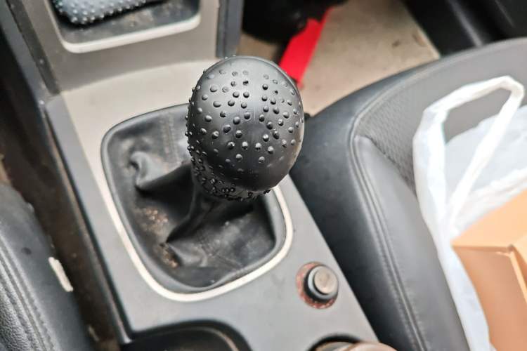 Used Roewe 350 2014 1.5L Manual Swift Edition Gear Lever