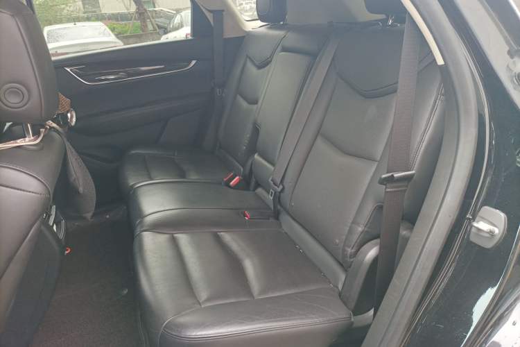 Used Cadillac XT5 2016 25T Luxury Model Left Rear Seat