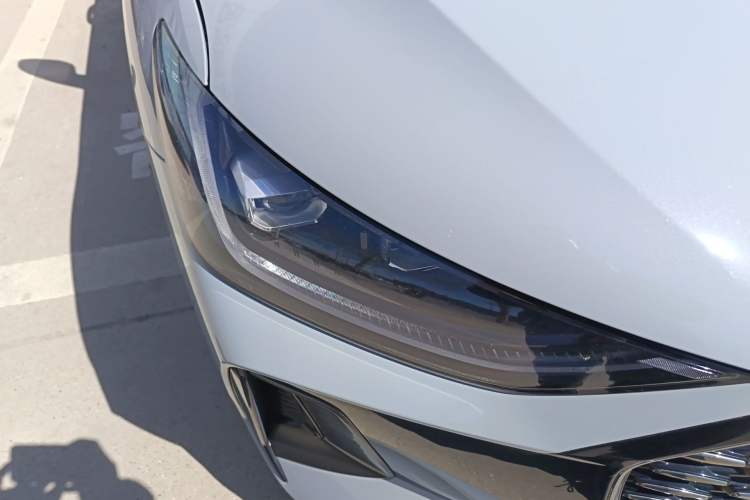 Used Chery Fengyun A8L 2025 1.5 TGDI 145 km Luxury Version Right Front Headlight