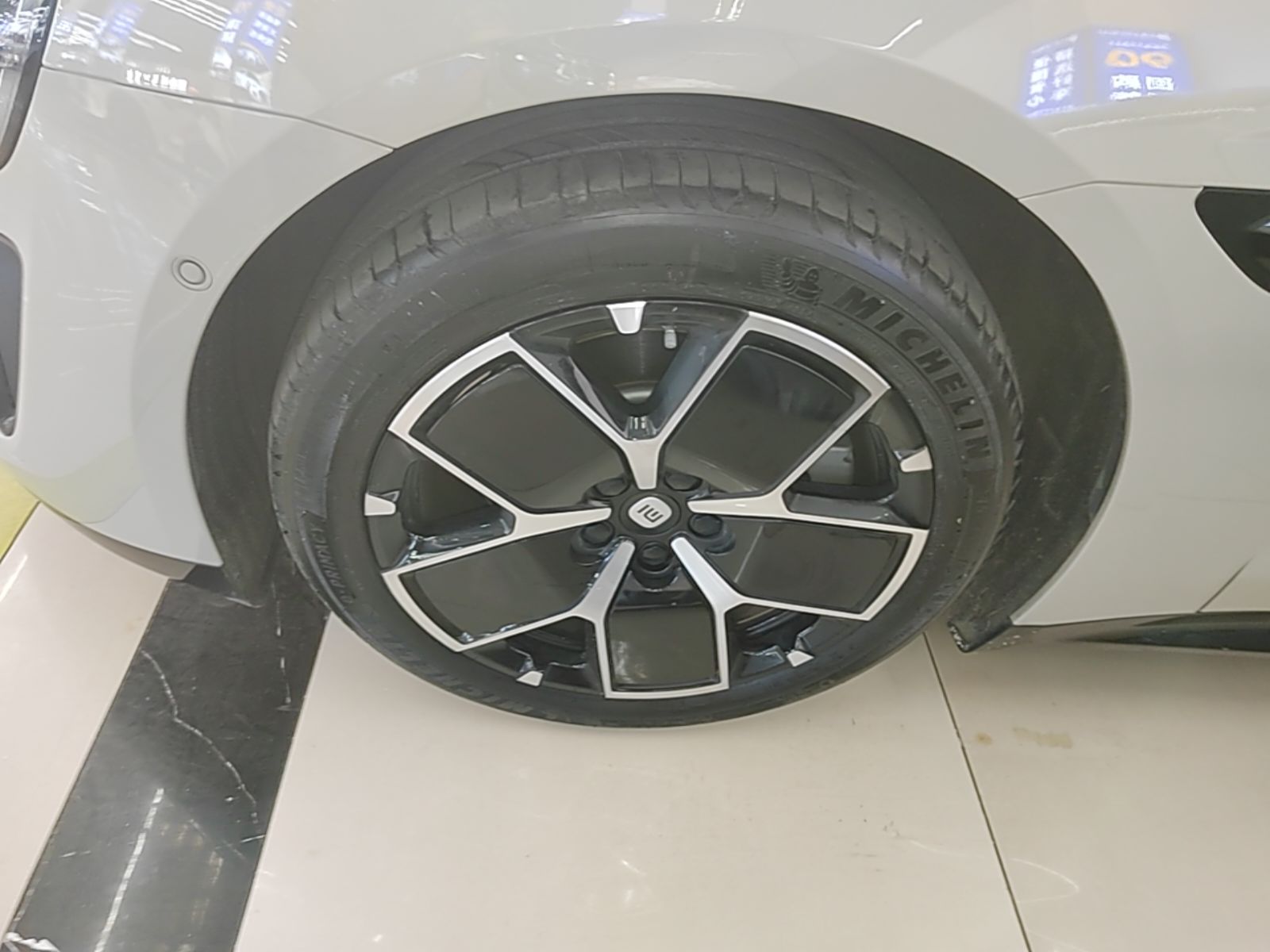 Xiaomi Auto SU7 2024 Rear-Drive Ultra-Long Range Advanced Pro-Level Intelligent Driving Version — снимка 10