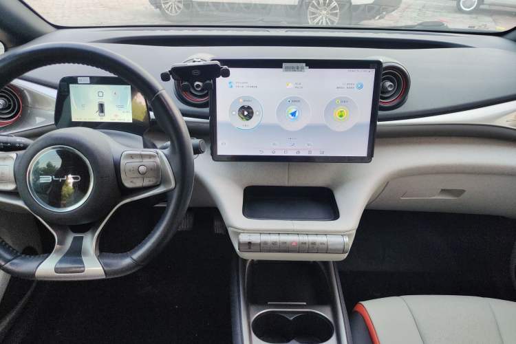 Used BYD Dolphin 2021 405 km Fashion Edition Audio And AC Panel