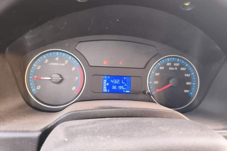 Used CHANGAN KAICHENG Shenqi F30 2018 1.5L Comfort Trim Short Wheelbase DAM15L Instrument Cluster