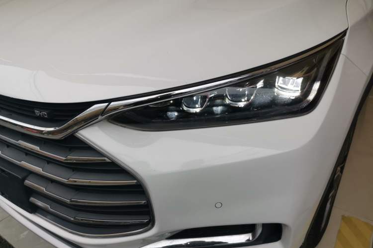 Used BYD Tang 2018 2.0T Automatic SmartConnect Prestige 7-Seater China V Standard