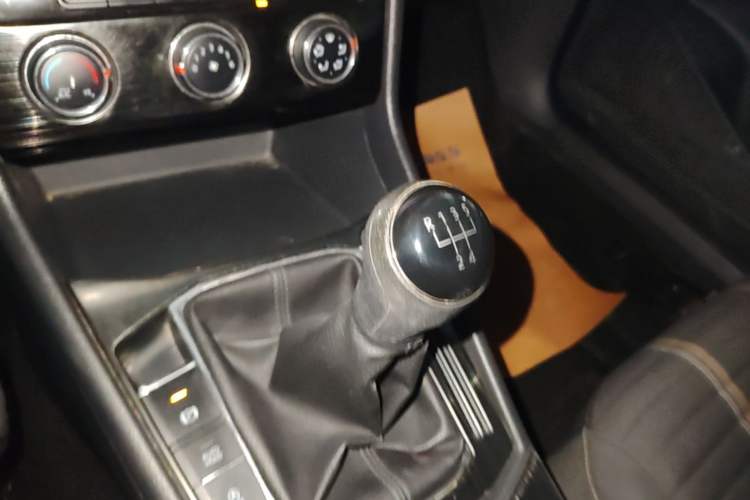 Used Volkswagen Lavida 2019 1.5L Manual Comfort Edition China VI Standard Gear Lever