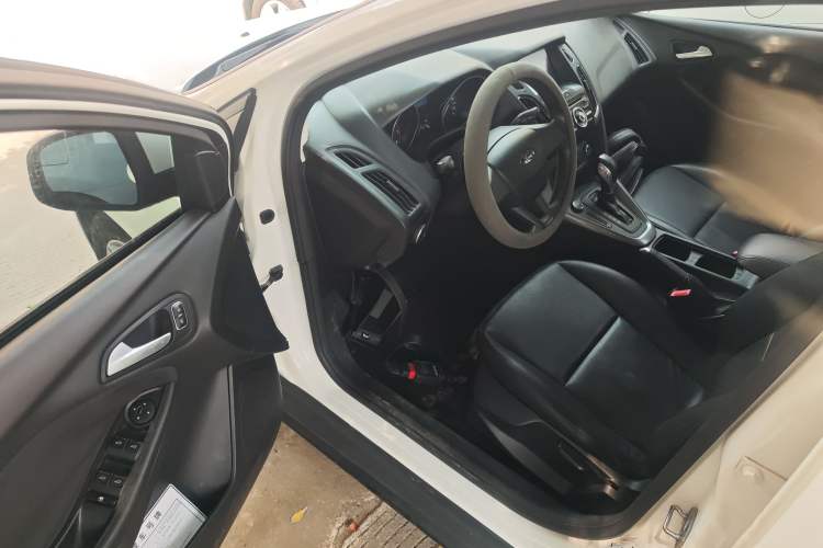 Used Ford Focus 2017 Hatchback 1.6L Automatic Comfort Plus SmartDrive Edition
