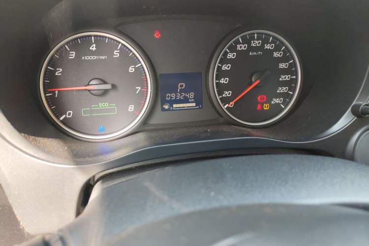 Used Mitsubishi Outlander 2020 2.0L Two-Wheel Drive Comfort Edition 5 Seats Odometer Close Up