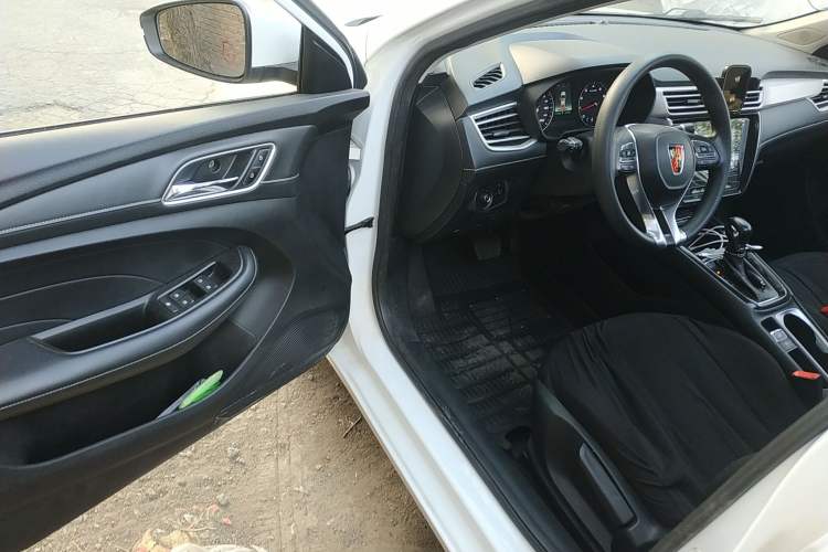 Used Roewe i5 2021 1.5L CVT Platinum Edition
