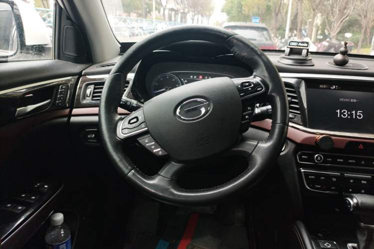 Used GAC Trumpchi GS8 2017 320T Two-Wheel Drive Luxury Smart Connectivity Version (7 Seats)