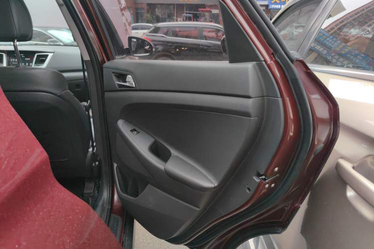 Used Hyundai Tucson 2015 1.6T Dual-Clutch Two-Wheel-Drive Smart Model
